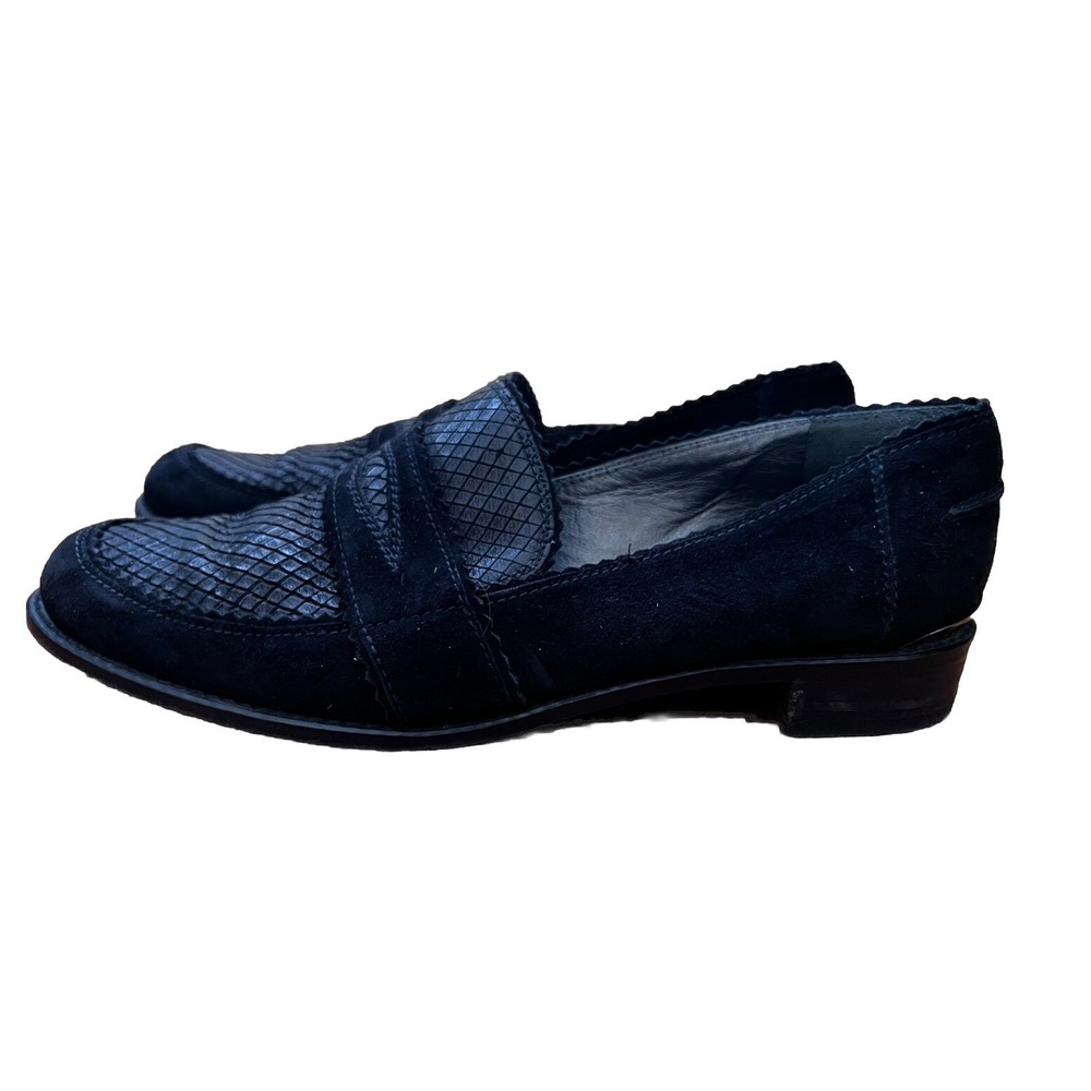 Stuart Weitzman Black Suede Embossed Penny Loafers Womens Size 7.5